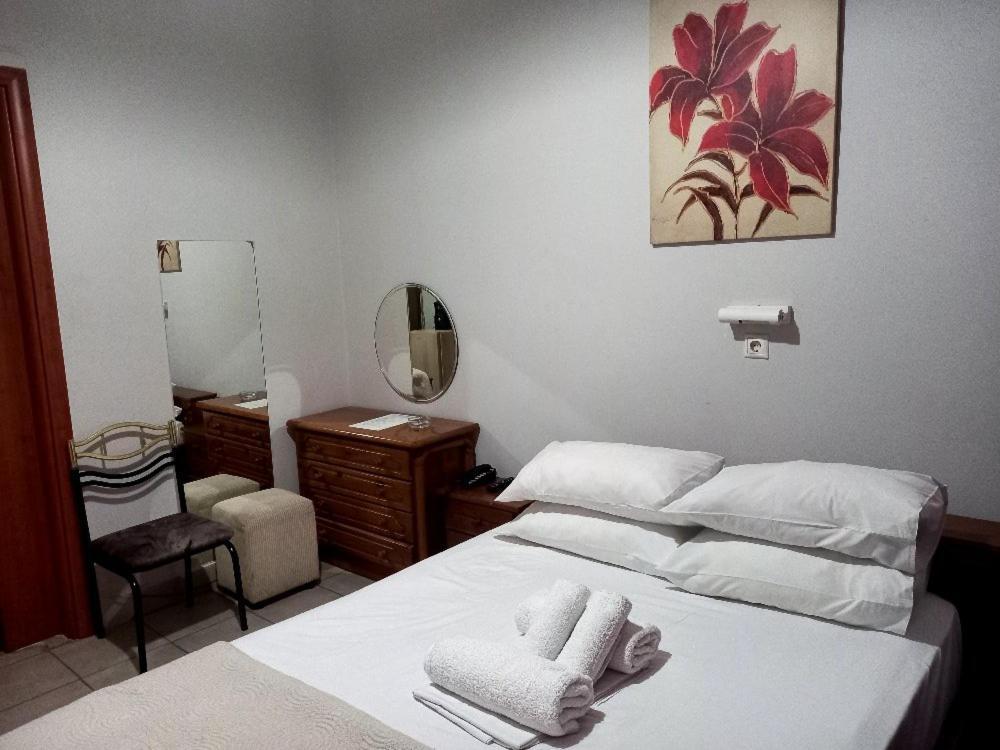 Hotel Korydallos Le Pirée Extérieur photo